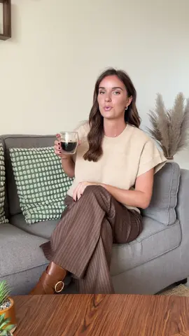 Café du matin ✅ Tenue assortie ✅ Prête à affronter la journée (ou presque 😅) #fyp #fashiontiktok #OOTD #styleinspo #lespetitesbombes