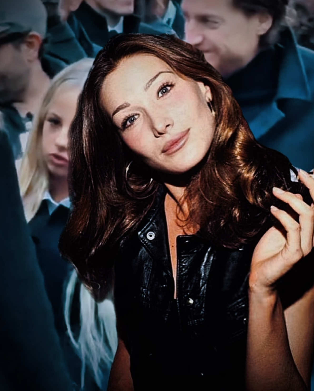 C’est possible d’avoir un snap ou pas ?@𝐆𝐒🤍                                                           #sarkozy #giulia #carlabruni #prison #viral 