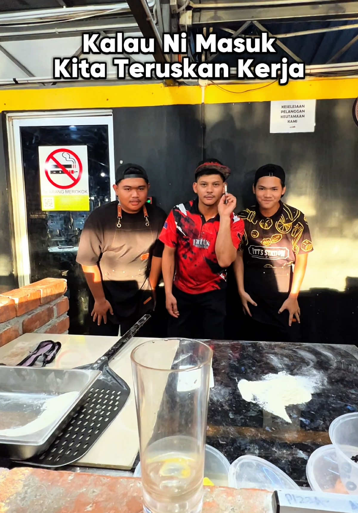 Kalau Ni Masuk Kita Teruskan Kerja #Pittza #PortMakanJohor #Foodie #ForYou #Fyp 