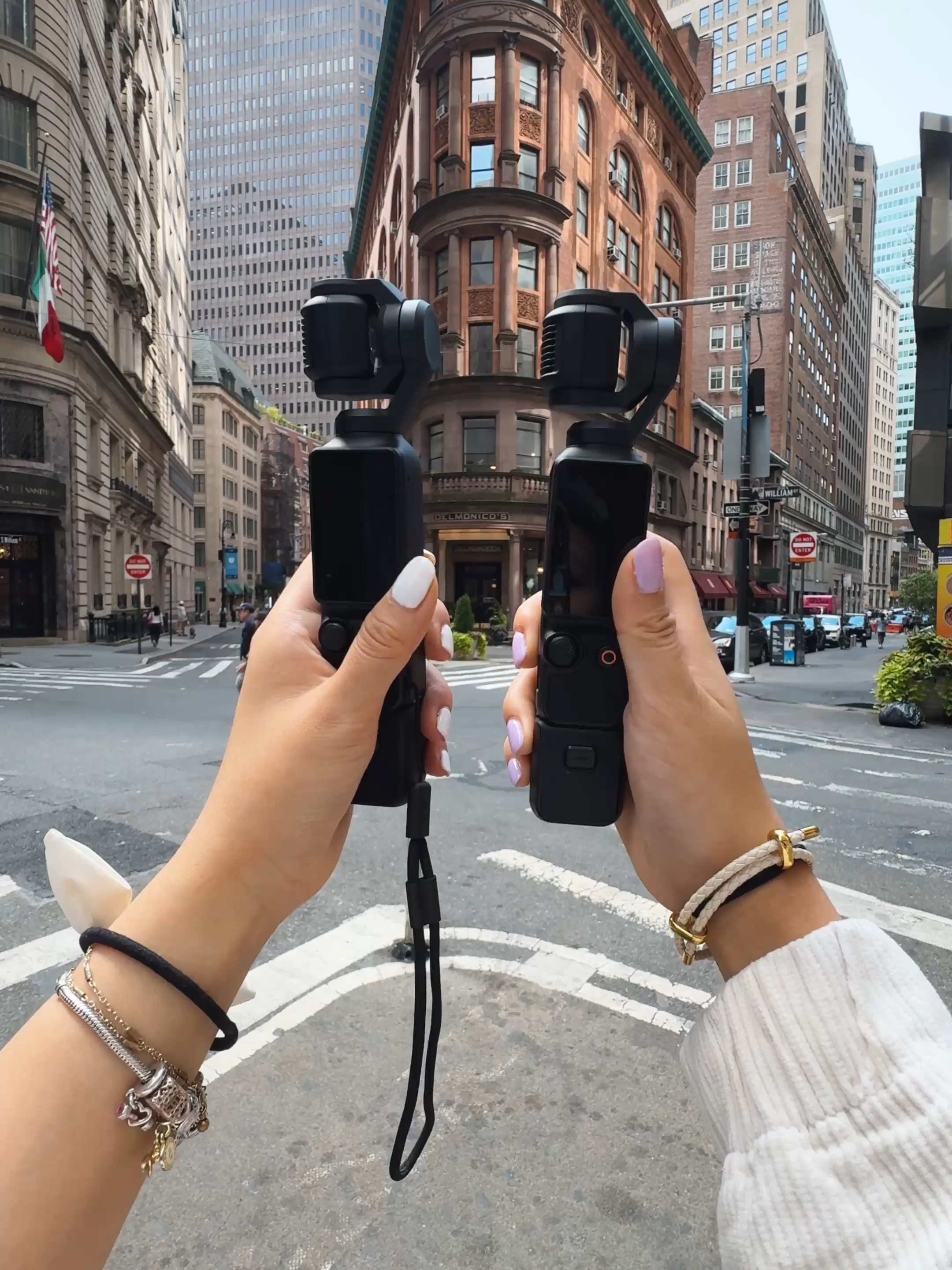 Two #OsmoPocket3 in action! 🎬✨  From street corners to skyscrapers, smooth transitions make the city come alive. 🎥: yushi.95 #OsmoPocket3 #DualShooting #CreativeVideo #CinematicFun