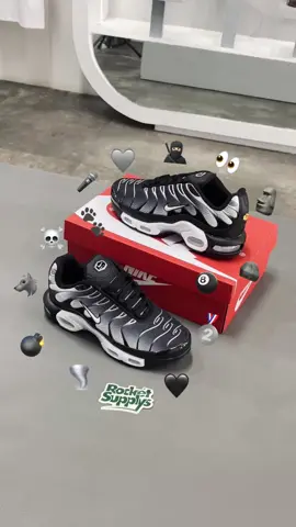 TN SILVER METALIK 🖤🩶 READY SIZE 40-44 // NEW & BOX 👀 CARA ORDER? KLIK LINK DI BIO 📝 #fyp #rocketsupplys #kalcerstyle #outfitsinspo 