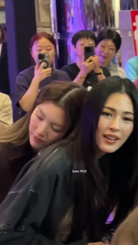 ชอบพี่เค้ามากมั้ยละลูก แม่ยกพี่หลิงให้เลยละ 😌@Lingling Kwong @ออมออมเอง:^D #SEKIHoneymoonWithLingOrm #linglingkwong #lingorm #ออมกรณ์นภัส #หลิงออม 