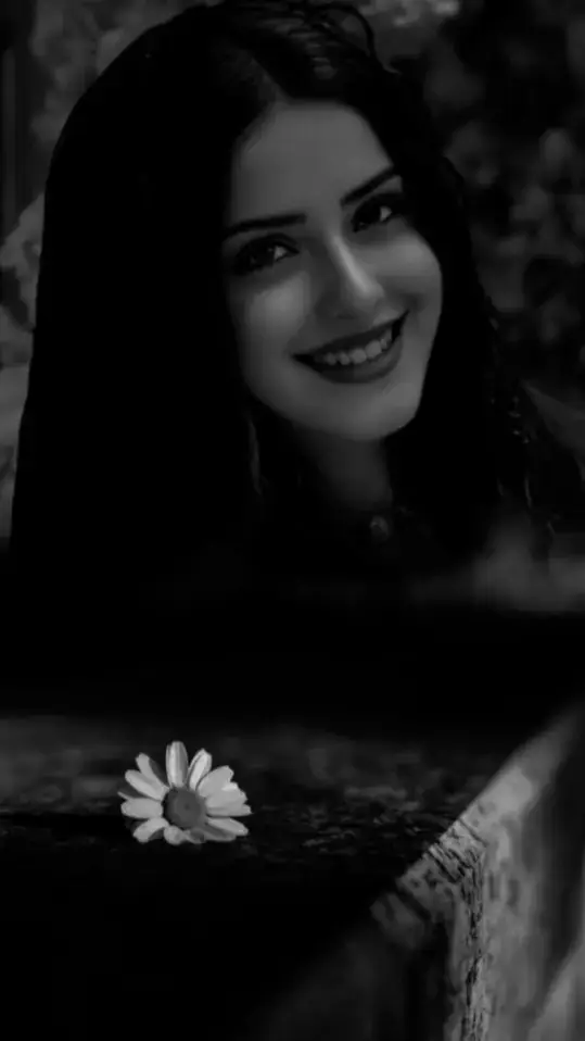 كل ما ناديت باسمك ينكسر صوتي الكتيم