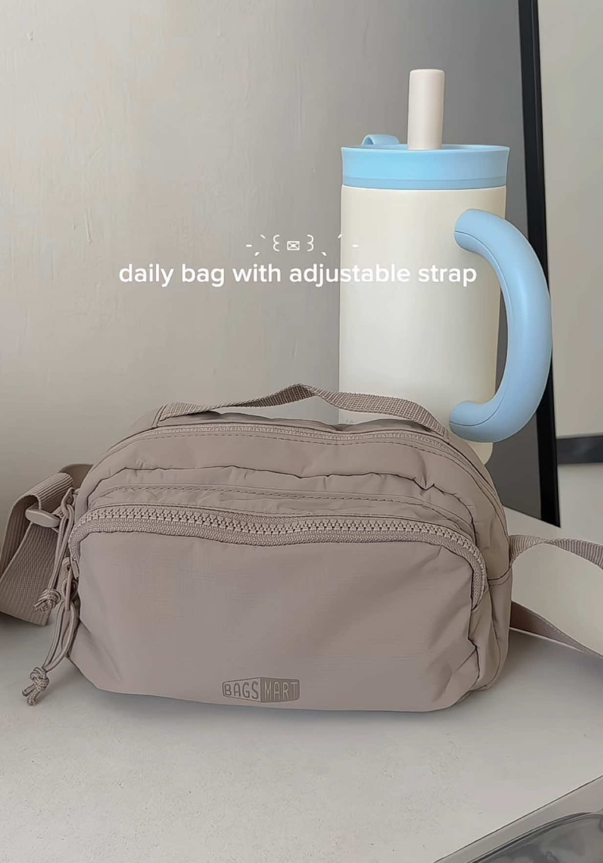 LOOKS LIKE A MINI BAG FOR ME BUT FITS MY ESSENTIALS ! 😩💞 #bagsmartspacesaver #bagsmartph #crossbodybag #shoulderbag #waterproofbag 