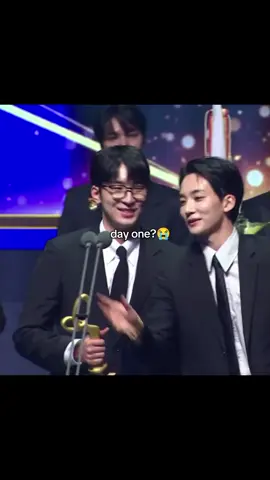 maklum masih trainee😭😭 #jeonghan #wonwoo #seventeen #carat 