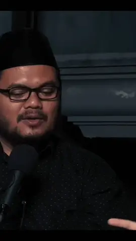 📜 “Ketika Amerika menjatuhkan bom atom di Jepang pada 6 dan 9 Agustus 1945, perang dunia pun berakhir. Jepang menyerah pada 15 Agustus, dan dua hari kemudian, Indonesia memproklamasikan kemerdekaan. Sebuah momen ketika sejarah dunia mengubah nasib bangsa.” #japan #indonesia #usa #indonesiamerdeka #History 