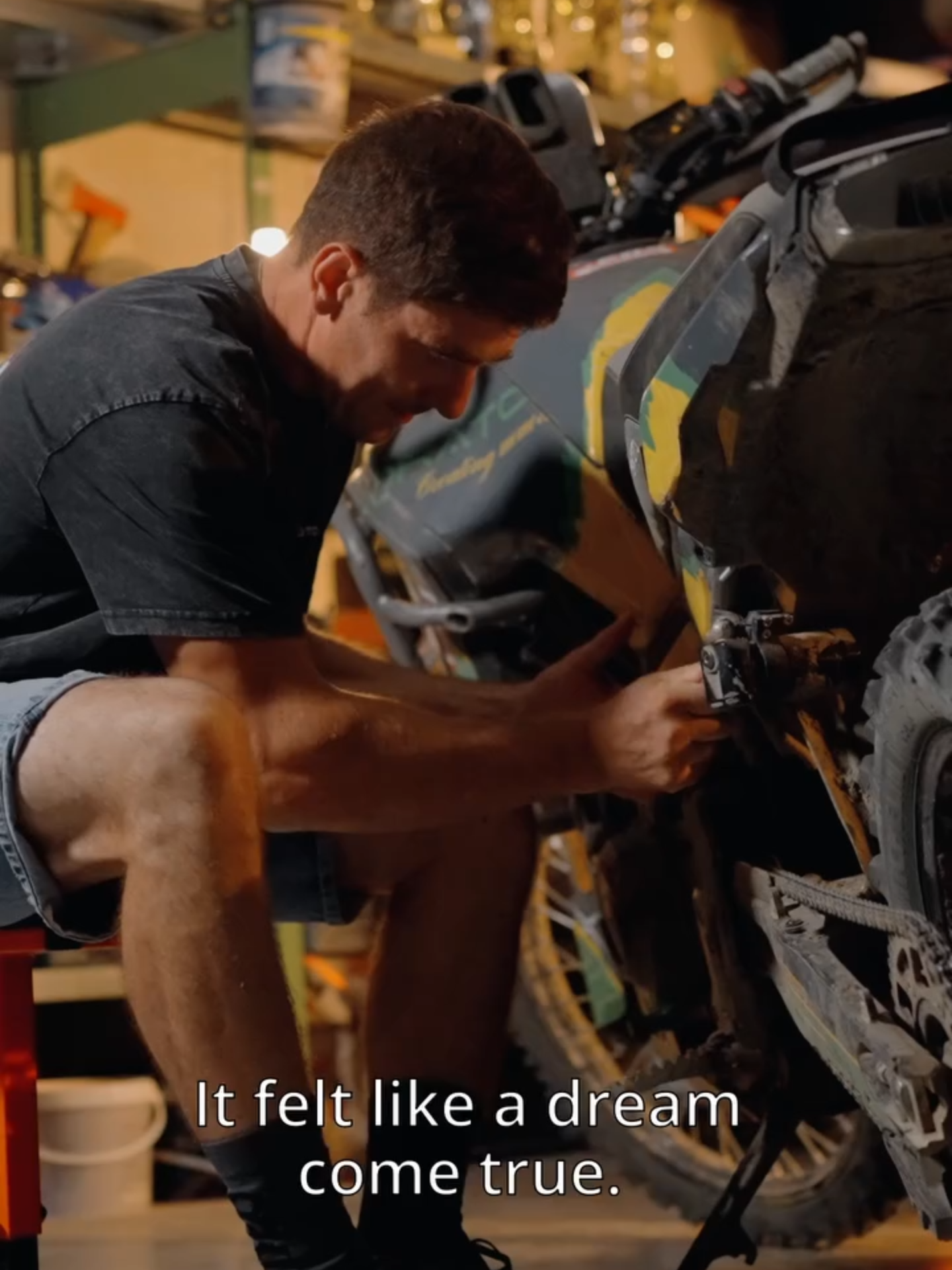 🏍️ CFMOTO 450MT s-a comportat impecabil pe urcările dificile, coborârile abrupte și ritmul extrem al competiției. Fiecare zi a fost ca o manșă de motocross, fără nicio secțiune unde să mergi încet. În ciuda dificultăților, Julian Răduță a reușit să termine raliul Red Bull Romaniacs ⚡ #NoExcuses #CFMOTO #Xplorator #CFMOTO450MT #ExperienceMoreTogether