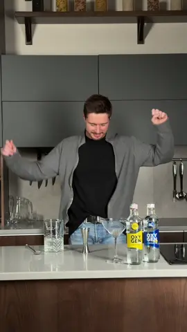 А що робите ви, коли нема світла? @OXYGENium #оксуйміксуй  18+ Надмірне споживання алкоголю шкідливе для здоровʼя.