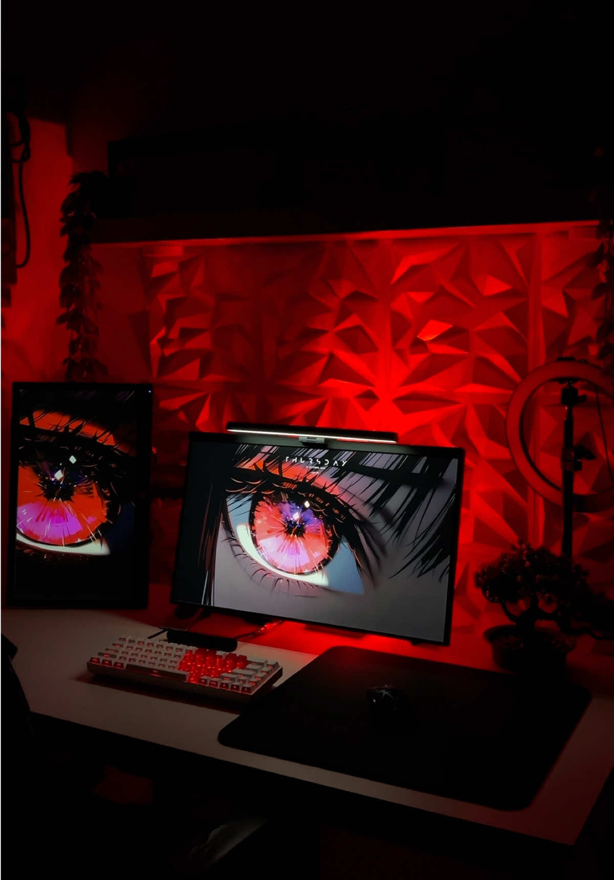 looking tuff huh. 🥀 #lamp #waterripplelamp #ripplelamp #desksetup #techtok 