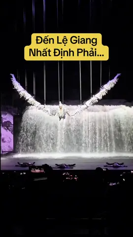 Đến Lệ Giang, đừng chỉ lạc bước trong cổ trấn thơ mộng hay “wow” trước Núi Tuyết Ngọc Long hùng vĩ — Hãy một lần hòa mình vào hai show diễn kỳ vĩ nhất vùng đất này ✨ 💞 Lệ Giang Thiên Cổ Tình – nơi tình yêu, lịch sử và văn hóa được kể bằng ánh sáng và âm nhạc. 🎭 Ấn Tượng Lệ Giang – show ngoài trời hoành tráng dưới chân Núi Tuyết Ngọc Long, quy tụ hàng trăm diễn viên dân tộc. 📍 Xem xong, bạn sẽ hiểu vì sao người ta nói: “Lệ Giang không chỉ đẹp ở cảnh – mà đẹp cả trong từng câu chuyện.” #LệGiang #ẤnTượngLệGiang #LệGiangThiênCổTình #DuLịchTrungQuốc #NgaoDuCùngTiên  
