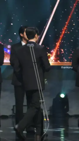 serius duluu plisss 😭🤣 #wonwoo #jeonghan #원우 #정한 