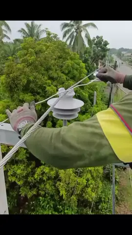 Top Tie  #tools #power #lineman  #creatorsearchinsights 