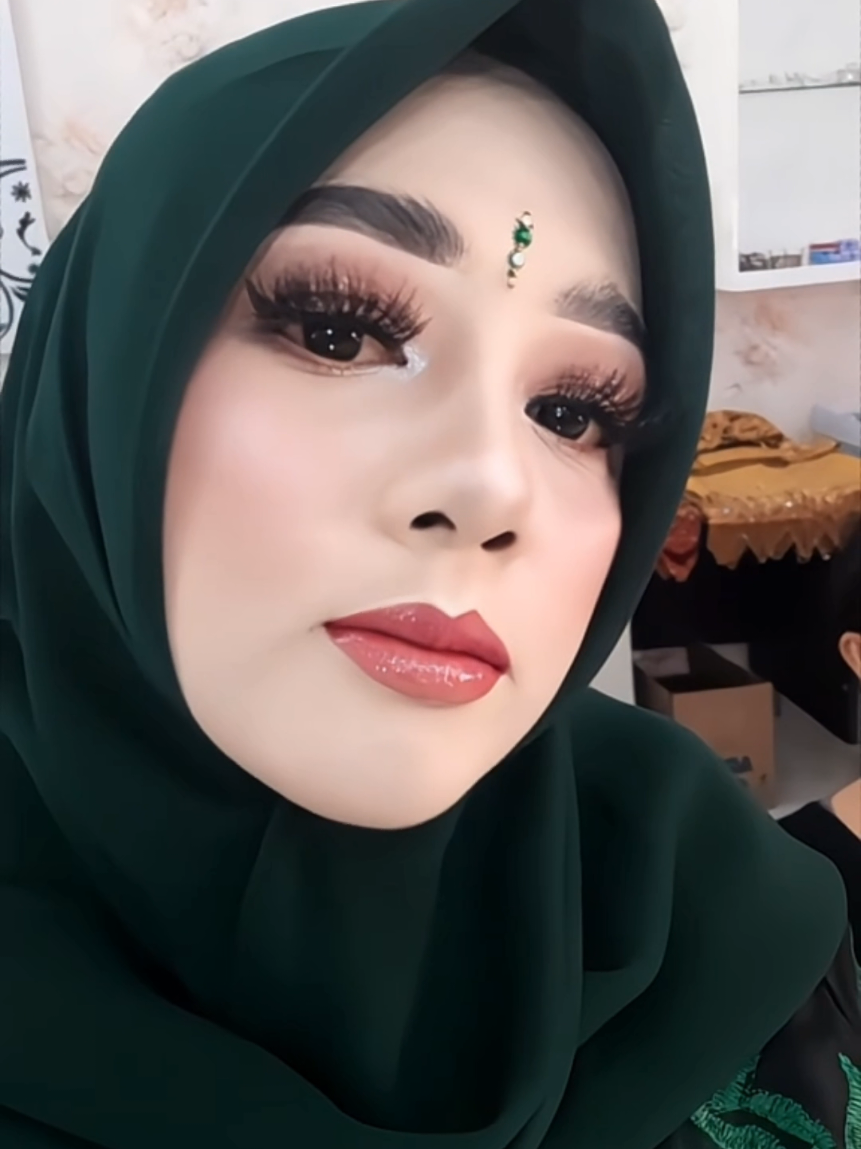 Demi jabatan kau rela lepas kan aku.. ingat dunia ini masih panjang ...