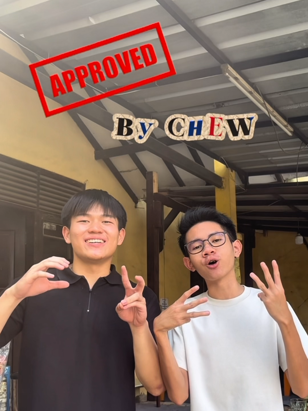 CHEW PART 7 Ayam Sambal Ijo Om Aldo —  Pedesnya bukan main, tapi nagih! Dagingnya empuk, sambalnya fresh, dan porsinya pas banget buat makan siang. Buat pecinta sambal ijo, ini wajib coba sih 🌶️🍗 📍Ayam Kremes Sambal Ijo Om Aldo Jangan lupa like dan kasih tahu dong, kira-kira Chew mau explore tempat apa lagi, nih? #CHEW#Jatinangor#OmAldo#UNPAD