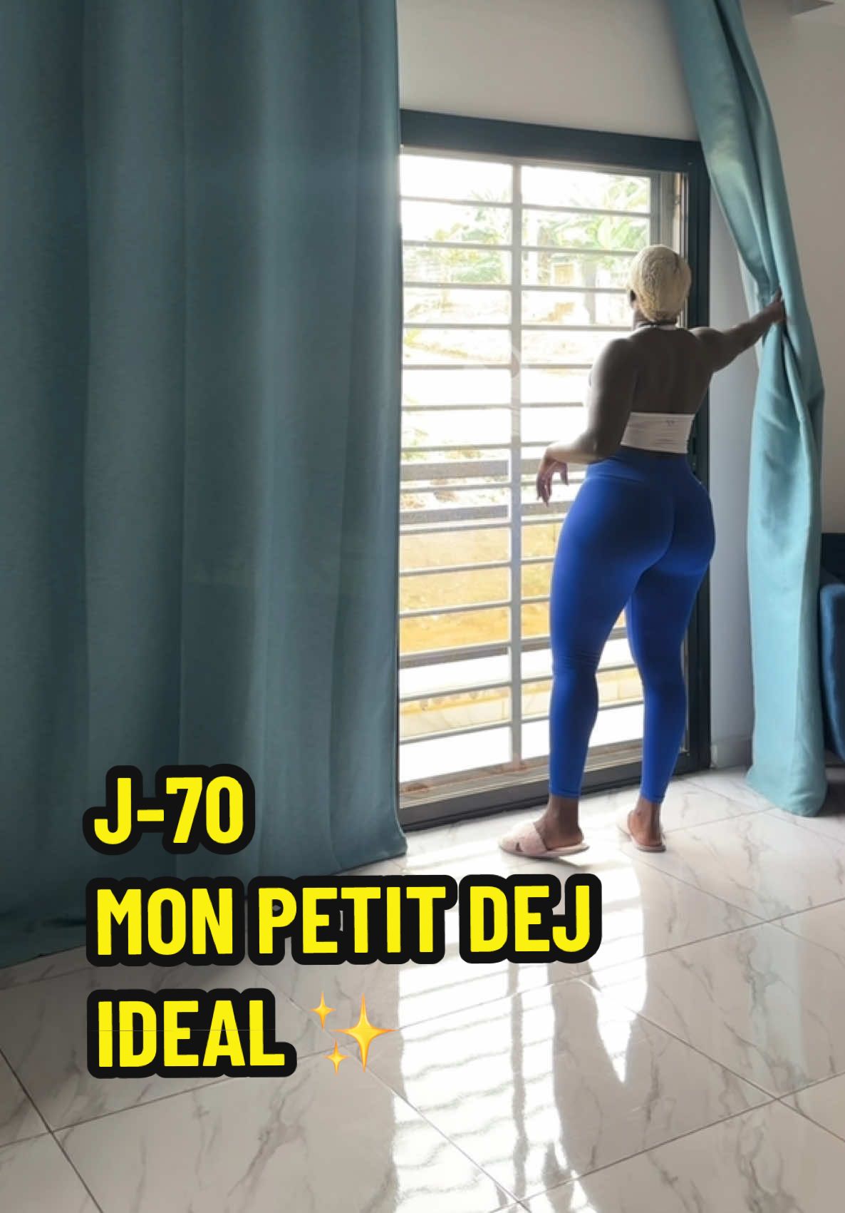 Ce qui fonctionne pour moi et à toujours fonctionné c’est de manger le matin! Lorsque je ne saute pas mon petit dej et que je manque bien pas de fringales en mâtiné ni de baisse d’énergie!  Par contre quand je skip par flemme (le plus souvent) et pas par manque de temps 👀 - je me retrouve souvent rattrapé par un pique de grosse faim milieu de mâtiné et c’est la que je suis moins en contrôle car je vais avoir envie de manger tout et n’importe quoi et le plus souvent dans ces moments là c’est l’envie de sucre qui l’emporte.  Si c’est aussi votre cas, essayez de vous organiser de sorte à prendre le temps de vous faire un bon petit dej avant de quitter la maison!  — Ensemble   @Women‘s Best ✨ Tous mes C0de sont dans ma bio.  — #pourtoi #fitgirls #fatlosstips #breakfast #GymTok   