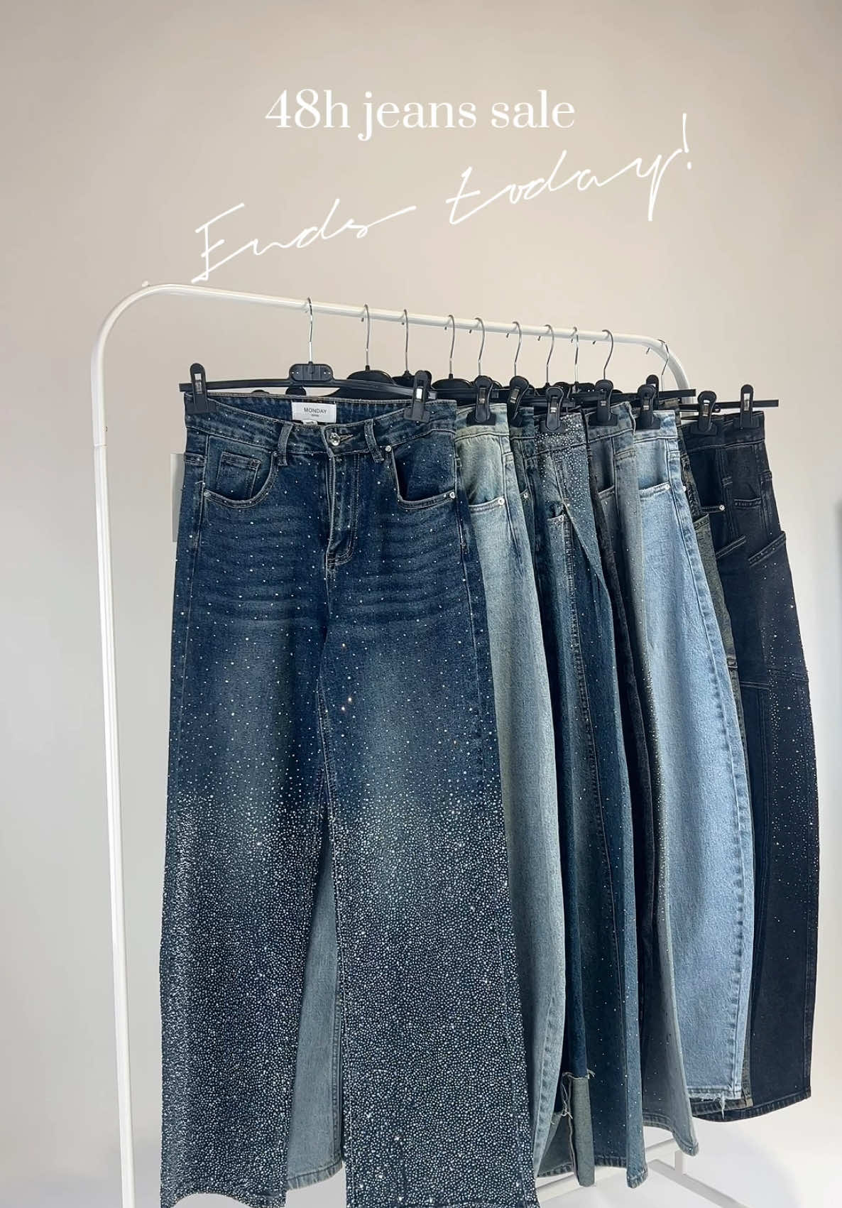 Je reminder om nu meteen je nieuwe jeans te shoppen💗 Onze 48h jeans sale eindigt vanavond om 23:59❣️ Shop alleen vandaag nog alle jeans met korting, OP=OP! #jeanssale #denimyourway #pinkbabes #fyp #ootdnl denimlove