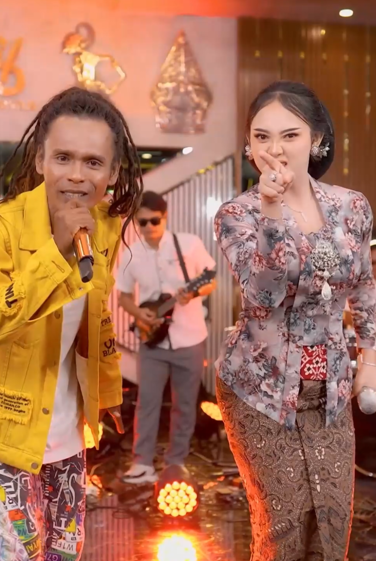 Kesampluk Montor Mabur - Silvy Kumalasari ft Kukuh Haryanto Tayang jum'at 24 oktober 2025 jam 14.30 @Himawan Music @OM HIMAWAN #himawanmusic #omhimawan #kesamplukmontormabur #silvykumalasari #kukuhharyanto