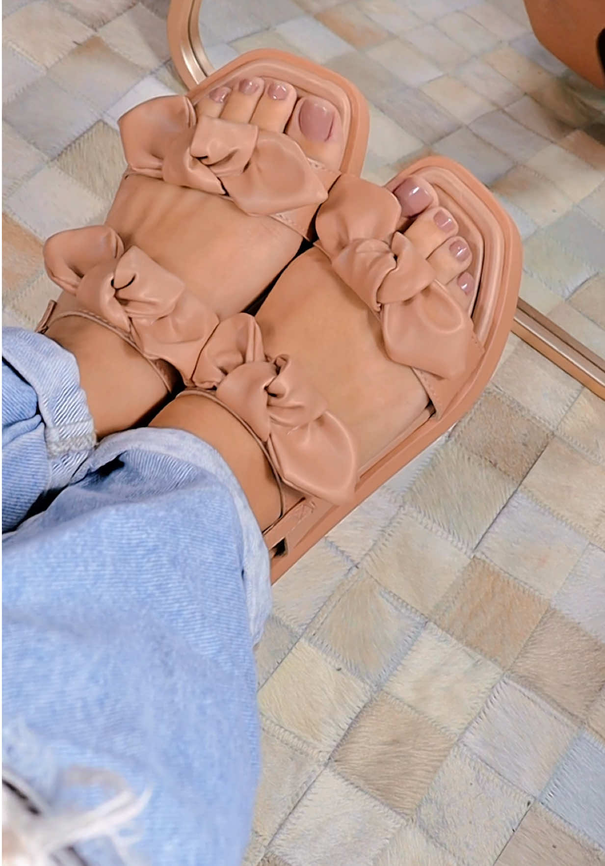 Rasteira moleca com esses laços frontais que são fofos demaisss ❤️✨ #sandalia #sandal #compras #fyp #like 