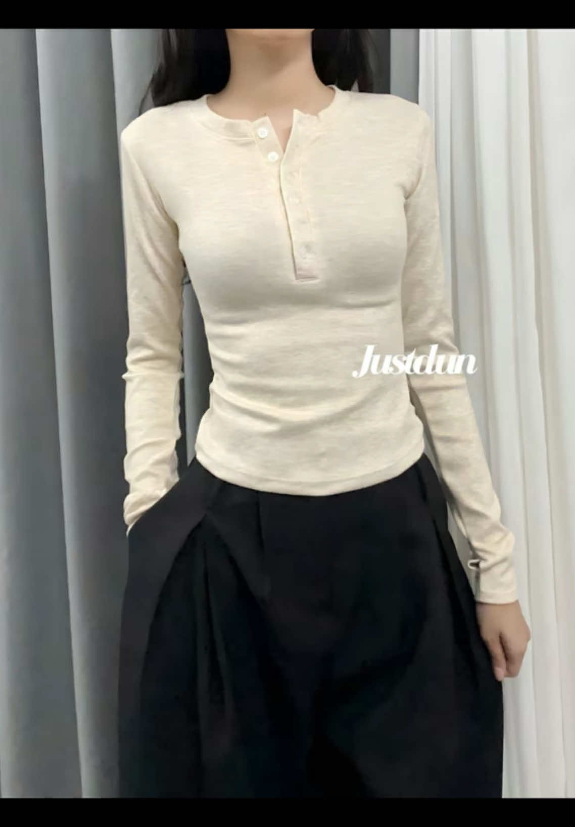 Áo thun dài tay len gân lông thỏ lên dáng xinh. Giỏ hàng đủ màu #phoidoxinh #aothudong #aothundaitay #aothun #viral #justdun @JUSTDUN STORE 