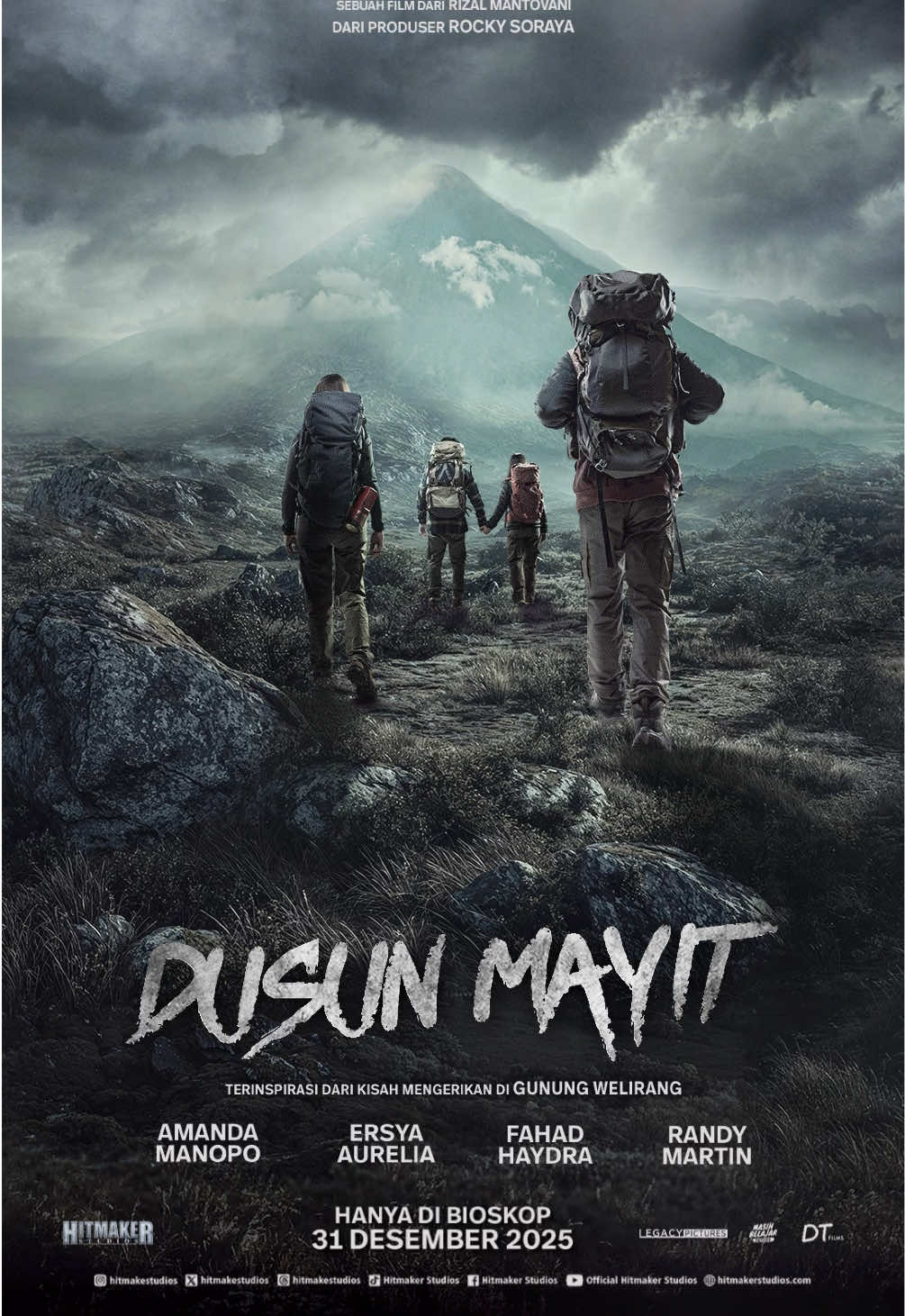 Aryo, Yuni, Nita, dan Raka memutuskan mendaki Gunung Welirang untuk liburan. Tapi di tengah pendakian, mereka malah tersesat dan berakhir di Dusun Mayit tempat asing yang penuh misteri. Bisakah mereka keluar dan turun dengan selamat? Terinspirasi dari kisah mengerikan di Gunung Welirang. Nantikan Dusun Mayit di Cinema XXI mulai 31 Desember 2025. #DusunMayit #FilmDusunMayit #LebihAsik #NontonASIKdiXXI 