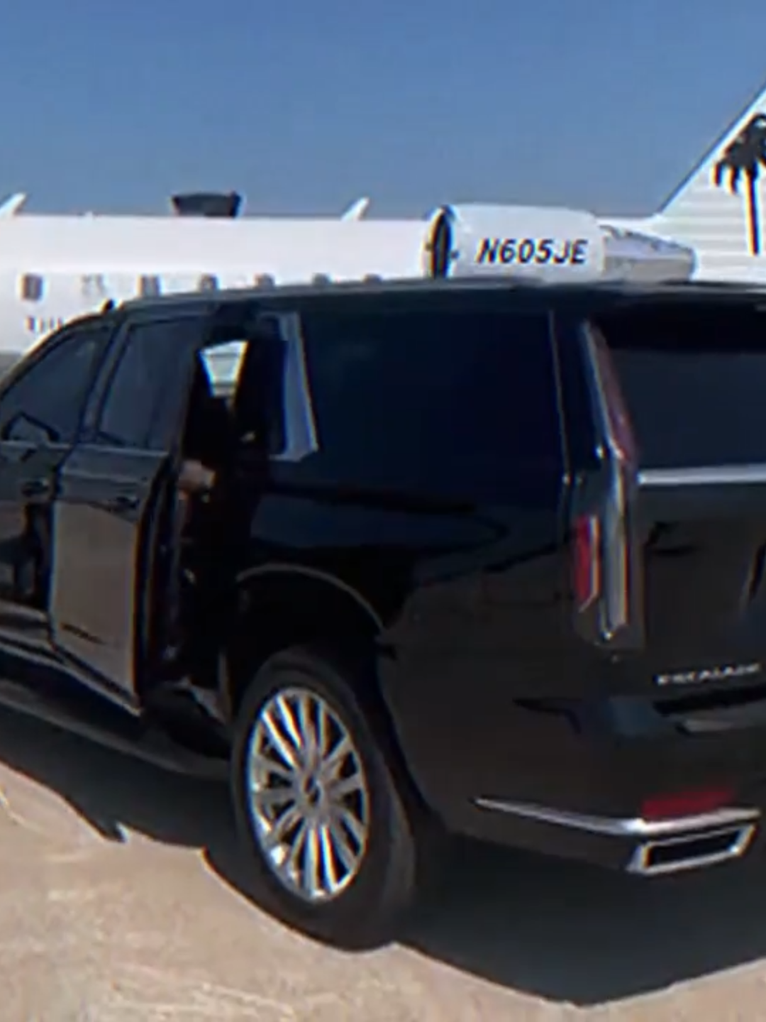 🎵💰 Top 10 des musiciens africains avec un jet privé ! Davido, Fally Ipupa, Wizkid, Diamond Platnumz… Le luxe, la réussite et la puissance à l’africaine 🌍✈️ Découvre combien coûtent leurs avions et lequel est le plus cher 😱🔥 #MusiqueAfricaine #CélébritésAfricaines #JetPrivé #FallyIpupa #Davido #Wizkid #DiamondPlatnumz #MaîtreGims #DonJazzy #Akon #SalifKeita #Afrique #RichesAfricains #LuxuryLifestyle