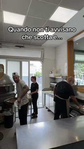 Scotta attenzione!!!  Ballate insieme a noi intanto😂 #abbatepizzeria #stamtuttserj