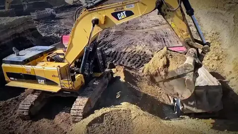 Caterpillar 390D Excavator #excavator #xhtiktok #fyp 