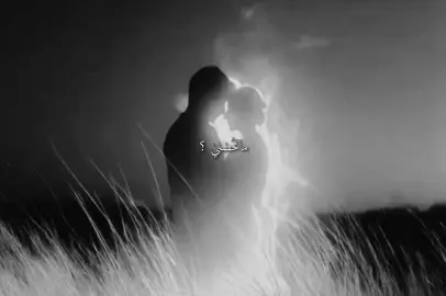 - أحُضني ؟                                                      #explore : #followｍe .