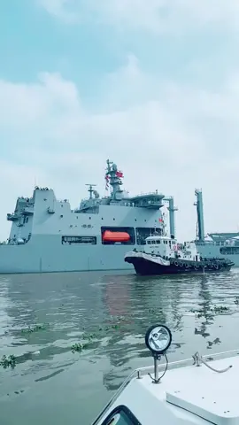 Tàu hải quân HMNZS AOTEAROA của New Zealand 
