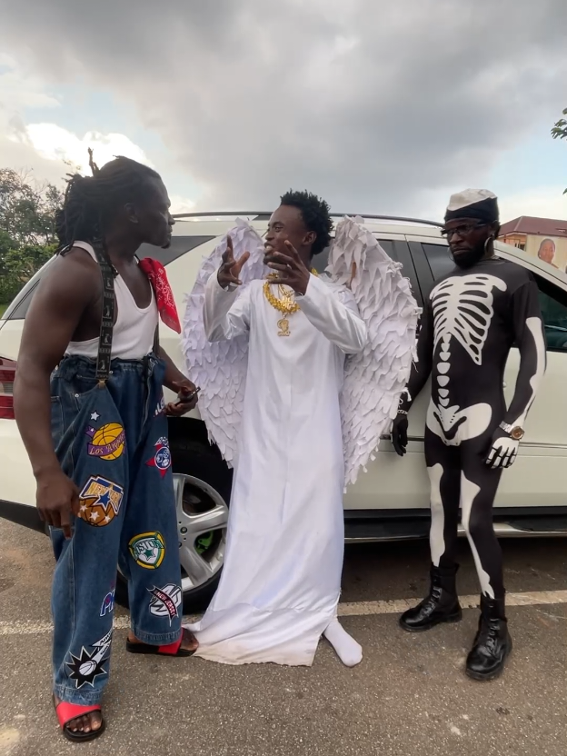 Eei this man Vs @Obofour Gabriel @Aquasi Black Official 😂😂