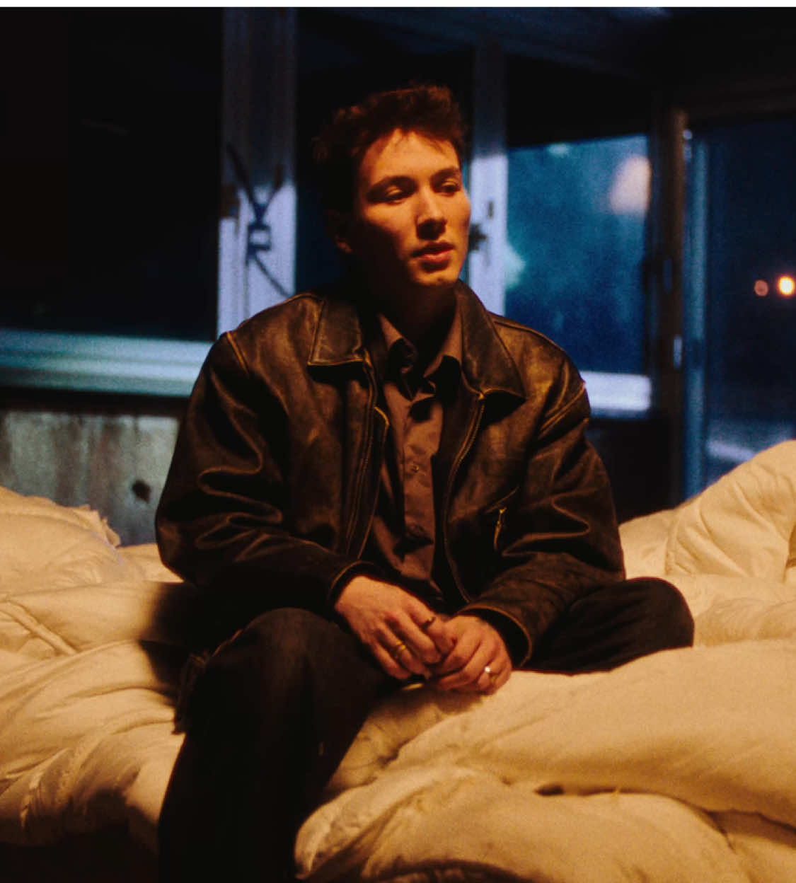 Le clip de Désaccords est sorti. Très heureux de mettre en image et en chorégraphie cette chanson avec mes acolytes de toujours 🖤 #tiktokmusic #newmusic #popmusic #fyp 