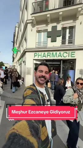Paris’in en popüler ve en ucuz dermokozmetik eczanesi olarak bilinen City Pharma’ya gidiyoruz! Burası hem Parislilerin hem de turistlerin gözdesi ama… İçerisi ahiret kalabalığı! Burası Fransız dermokozmetik markalarının cenneti resmen! La Roche-Posay, Avène, Bioderma, Vichy, Nuxe, Caudalie… say say bitmez. Bazı aylarda dehşetül vahşet indirimler oluyormuş, o meydan savaşında mücadele etmek için geleceğim inşallah. Ama size en büyük tavsiyem: sakın öğlen, akşam gitmeyin. Sabah erken gidin, yoksa içeride nefes almak bile zor. Bu arada kasada İngilizce konuşan çalışanlar da var, o yüzden Fransızca bilmenize gerek yok. Kredi kartı geçiyor, tax refund da alabiliyorsunuz, yani alışveriş bahanesi hazır! Özetle, City Pharma tam bir güzellik mabedi! Ama uyarıyorum… bir kere girince, keşke valizle gelseydim diyebilirsiniz. Videoda işbirliği yoktur #mecburenreklam #citypharma 