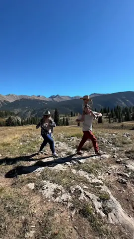 Moving through Colorado in the fall with the fam! Can’t stop us 🥾 
