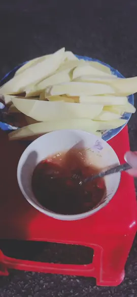 Dễ nuôi lắm, ngày nào cho ăn xoài cũng đc 😋😋