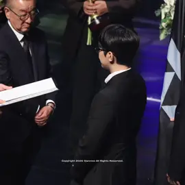 wonuyaa you so clumsy 😭😭 #wonwoo #seventeen #fyp 