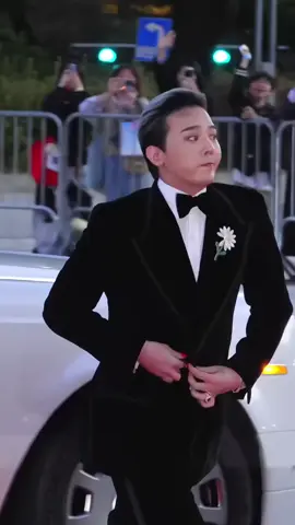 GD red carpet! 📸✨ #gdragon #gdragonbigbang #jiyong #bigbang #fyp 