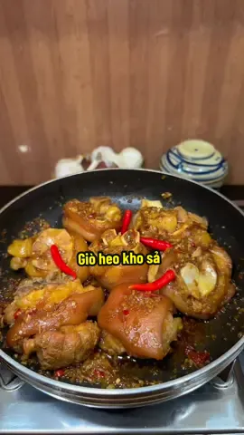 #xuhuong giò heo kho sả, lại thêm 1 món hao cơm nữa rồi #bepcovang #ancungtiktok #monanngon #buphuongamthuc 