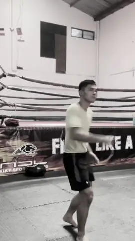 Aku bahagia @azizcalim @kkungke28 @jeksonkarmela @parispernandes_ @baldybrobryzxz @kk_sam03 @kkdhul @__hhawaa @forlanrivaldo_ @tonihutapea24 @seda_man @adrian_mattheis @andicobr4 @king.chima3 #dance #boxing #fyppppppppppppppppppppppp #fyp #akubahagia 