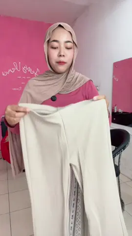 Beli di keranjang kuning aku 🥰 #celanacutbray #celanahaighwaist #celanaknitrib #fyp 