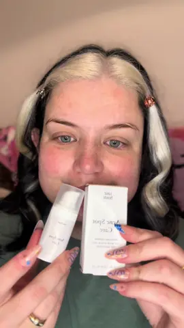 AD/GIFTED - how smart is this spot treatment by @LueurBeaute #skincare #acneproneskin #acneskincare #acnetips #skincaretips 