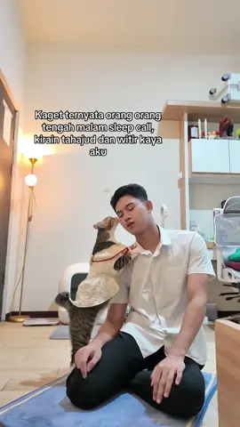 Maaf tangan abis megang tasbi, nanti kalau sempet dibales ya komennya #cat 