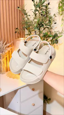 velcro sandals for women. #sandalsforwomen #twostrapsandals #velcrosandals #doublestrapsandals 
