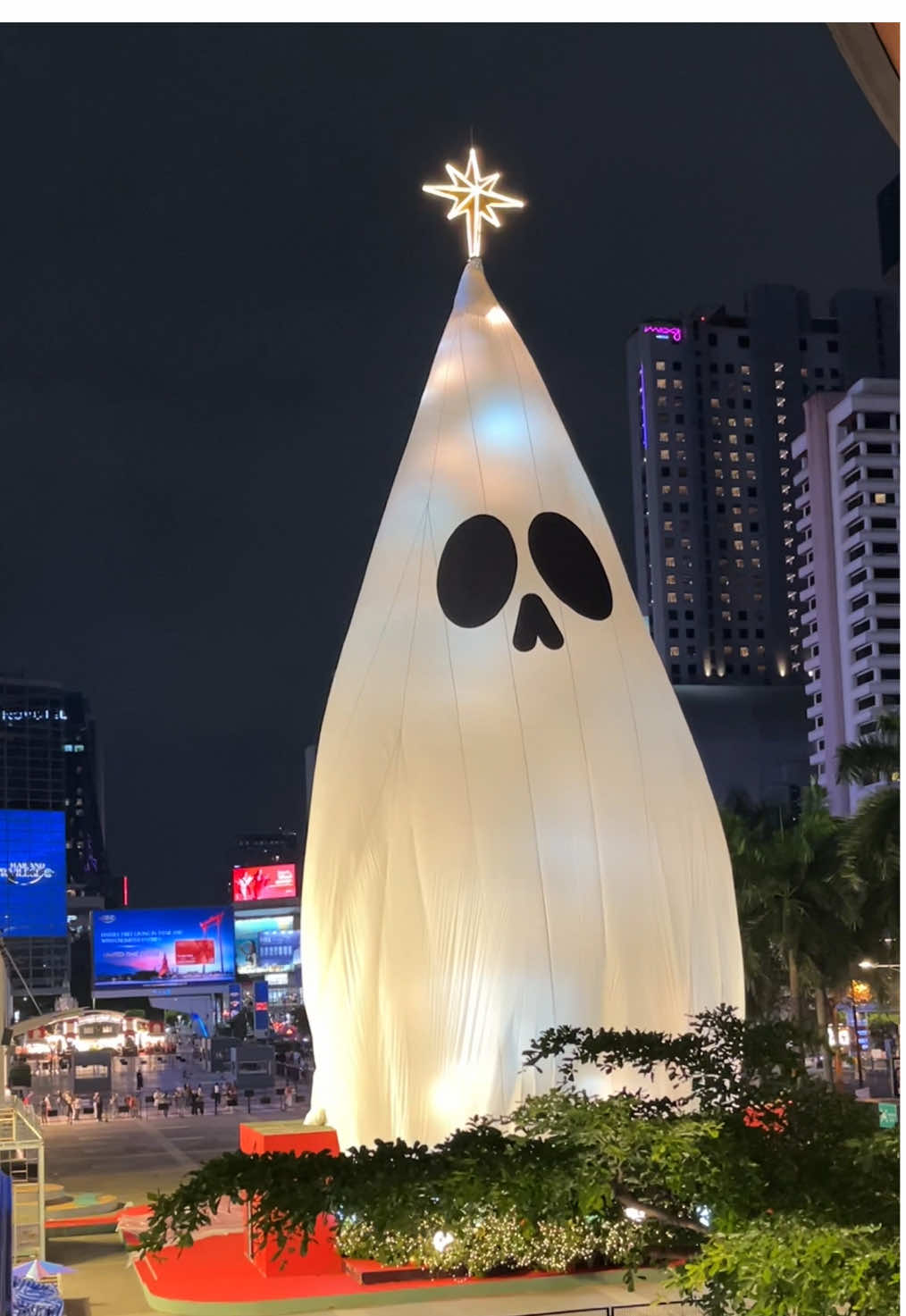 Say hi to n’ Spooky Boo 👻 #CTWHauntedWorld #centralwOrld #Halloween 