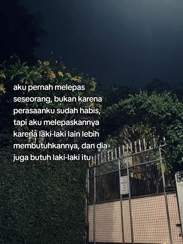 *Bahan-bahan:* -2 cangkir beras -2 cangkir air -1 batang serai, memarkan -2 lembar daun salam -1 lembar daun pandan -1/2 sendok teh garam -1/4 sendok teh gula pasir -2 sendok makan santan (opsional) *Cara membuat:* 1. *Cuci beras*: Cuci beras hingga bersih, tiriskan. 2. *Masak air*: Masak air dalam panci dengan serai, daun salam, daun pandan, garam, dan gula pasir. 3. *Tambahkan beras*: Masukkan beras ke dalam panci, aduk rata. 4. *Masak nasi*: Masak nasi hingga matang, kurang lebih 15-20 menit. 5. *Tambahkan santan (opsional)*: Jika menggunakan santan, tambahkan saat nasi hampir matang. 6. *Aduk rata*: Aduk rata nasi hingga matang dan santan meresap. 7. *Sajikan*: Sajikan nasi uduk dengan lauk favorit, seperti semur, sambal, atau ayam goreng. Tips:* -Pastikan perbandingan air dan beras tepat untuk hasil nasi yang sempurna. -Jangan lupa untuk mengaduk nasi saat memasak untuk mencegah nasi menjadi gosong. •Semoga resep ini membantu Anda membuat nasi uduk yang lezat dan aromatik! #galaubrutal #fyp #foryoupage 