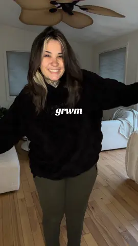 Get ready with me for a Thursday at work where I pierce people all day #OOTD #body #grwm #alttiktok #pear 