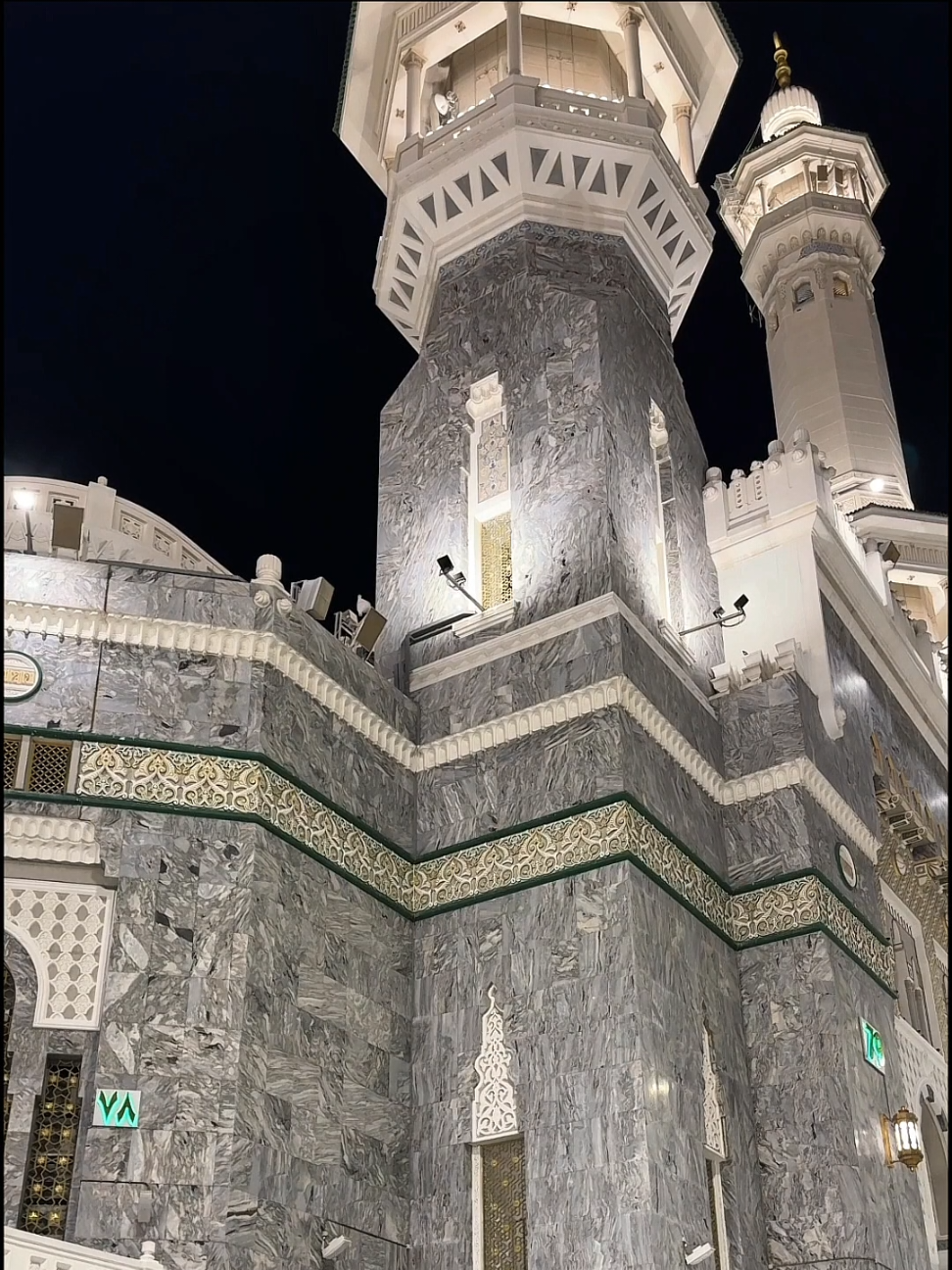 تبارك الرحمن🤍😓 #ياسرالدوسري #قرآن #القرآن_الكريم #islamic_video #ياسر_الدوسري 