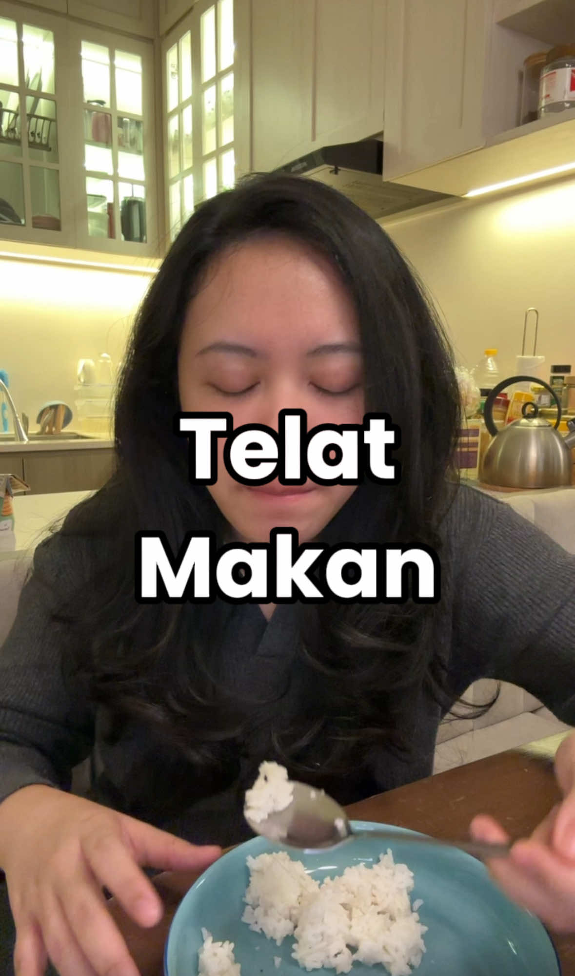 Gabisa, pokoknya selama menyusui w gabisa bgt yang namanya kelaperan dikit, telat makan dikit, karena pasti w langsung gemeter + lemes dan baru bisa kuat kembali setelah makan lauk sebakul 💀 #bayi1tahun #perkembanganbayi #aktifitasbayi 