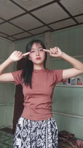 ကြာလေသေးလေ😞#2006❤️ #ဖားကန့်ကျောက်စိမ်းမြေ⛰️⛰️ #shweyeehnin #သမီးရှင်မေမေ 