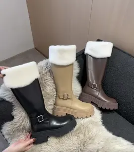 Bốt nữ cổ lông đế bằng cao 5cm. Êm chân giữ ấm tốt. #bootnu 