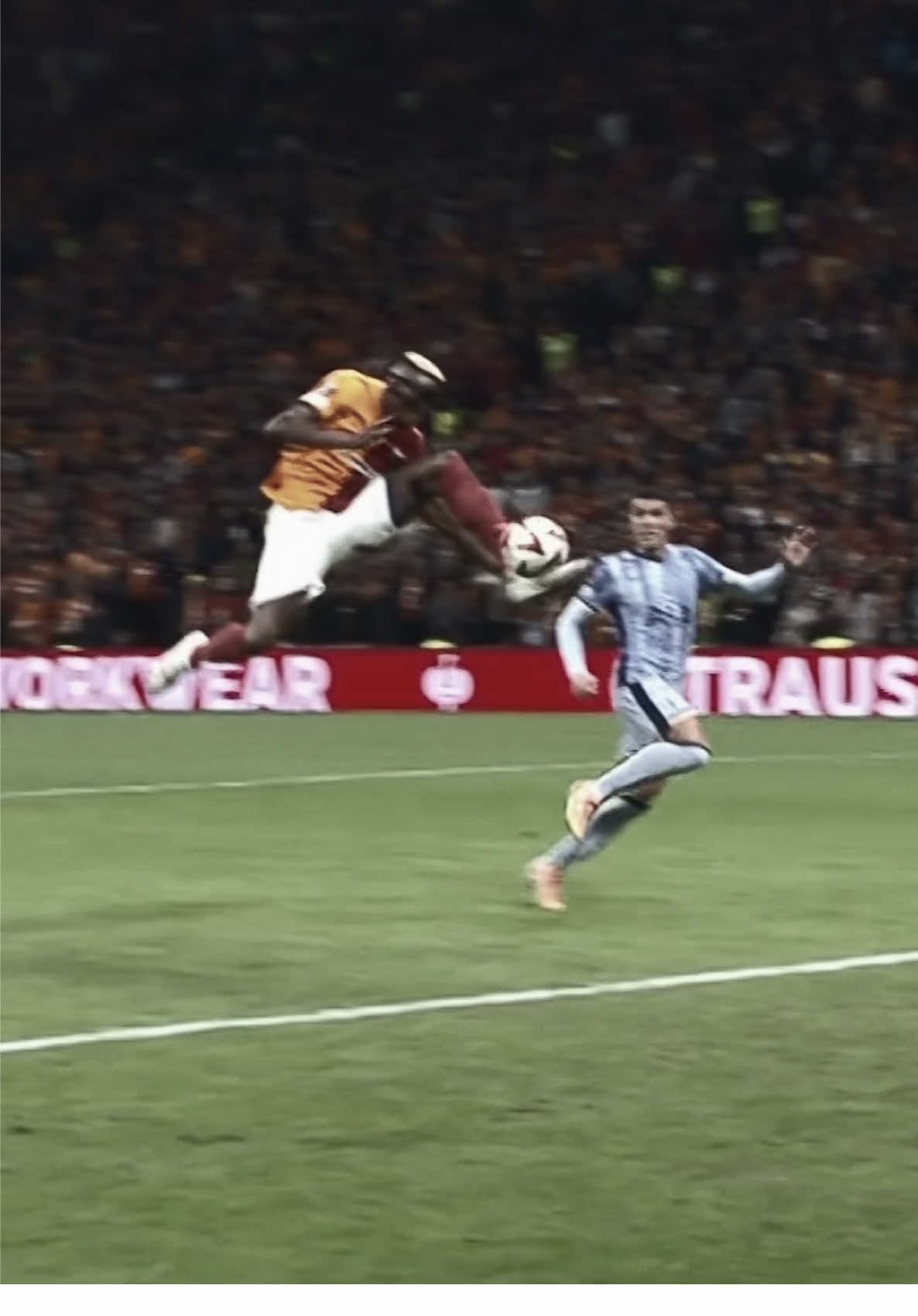 Osimhen cooking at Galatasaray 😤🦁 #UEL #Galatasaray 